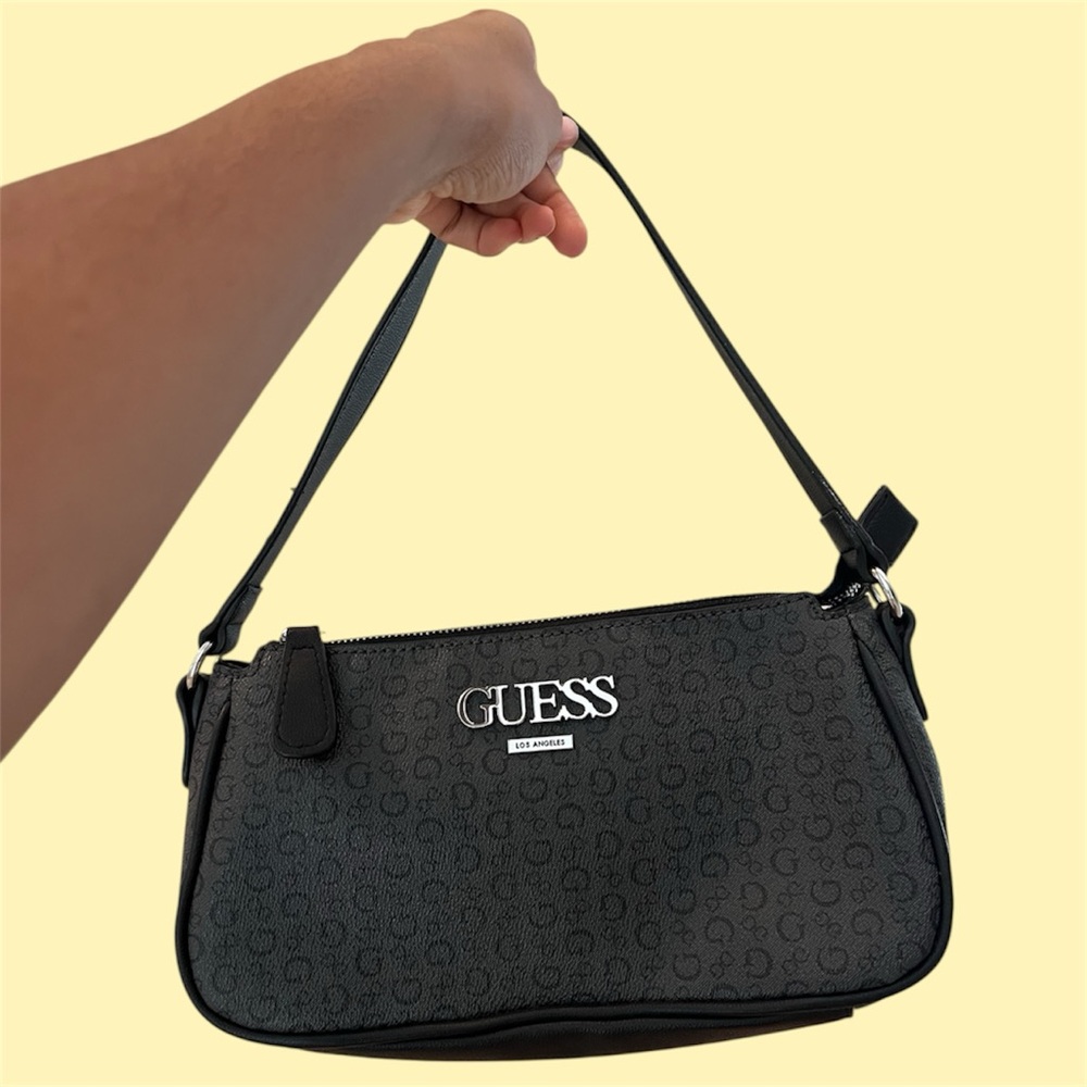 GUESS Monogram Shoulder Bag 🖤 - Picture 3 of 5